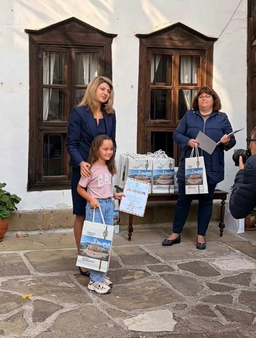 Първо място за Радина Янкова и поощрителна награда за Теодора Тодорова - голяма снимка